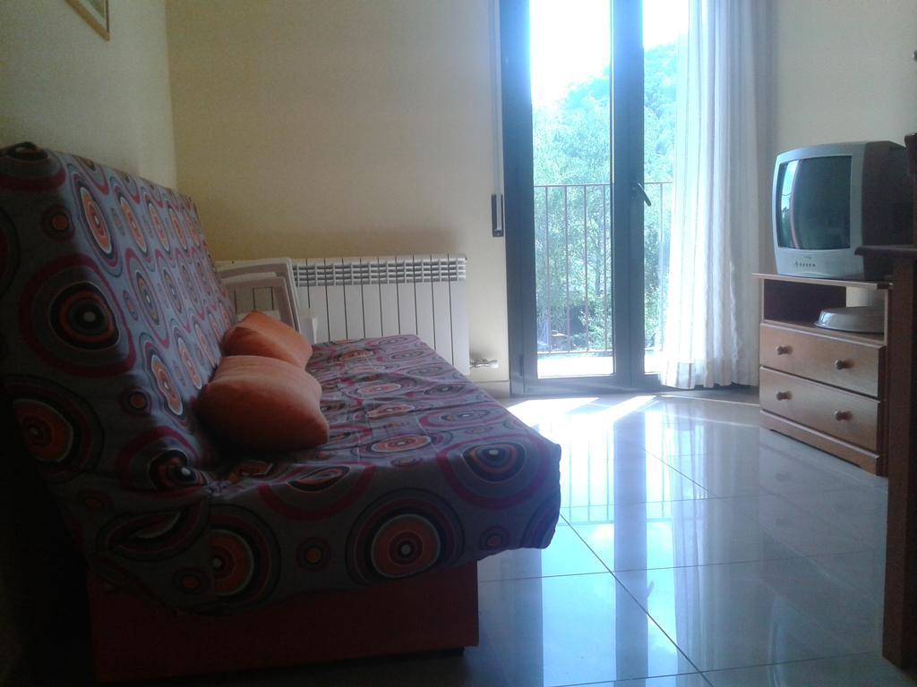 Apartamentos Fonda Finet Sant Felíu de Pallarols Exterior foto