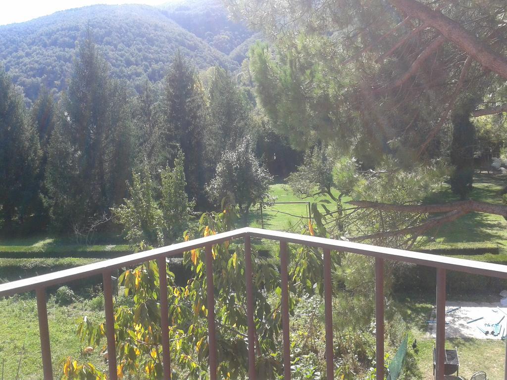 Apartamentos Fonda Finet Sant Felíu de Pallarols Zimmer foto